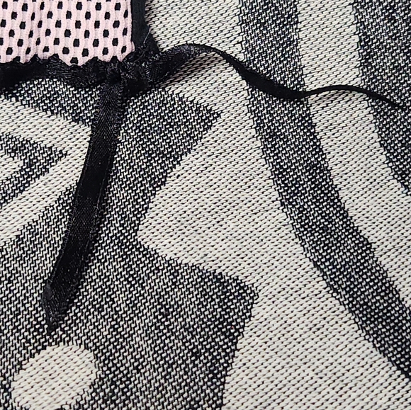 My Scene Getting Ready My Room Barbie 2004 Pink Mesh Black Top w Ribbon - Picture 3 of 6